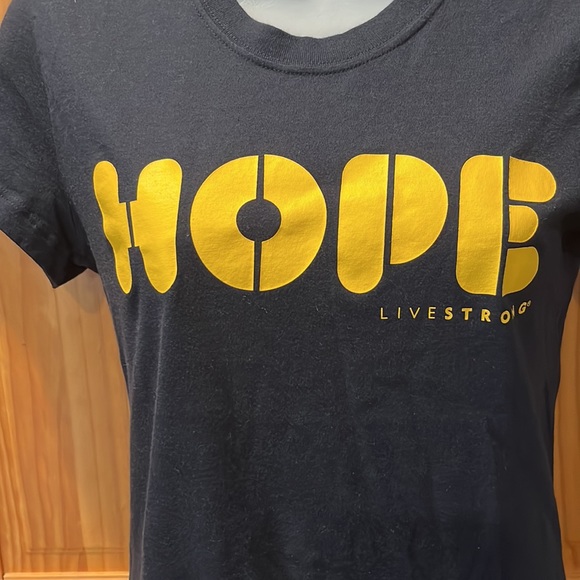 Nike HOPE Livestrong Tee - Picture 2 of 6